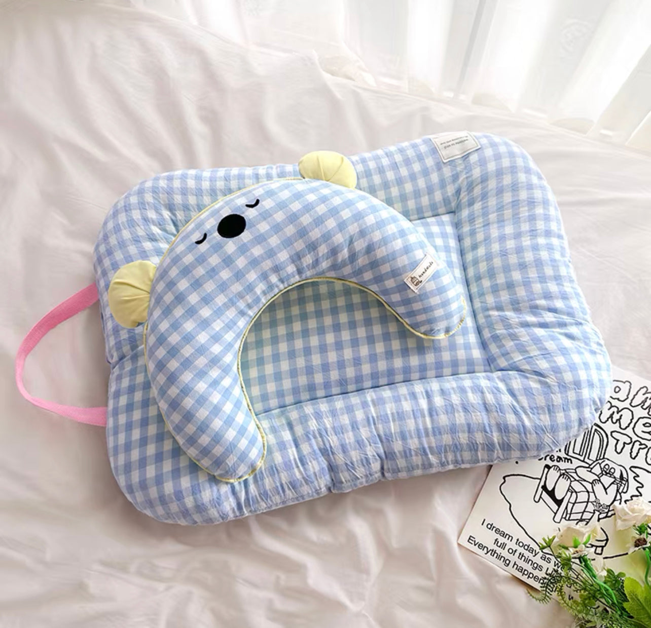 Checkered pet mattress and pillow
