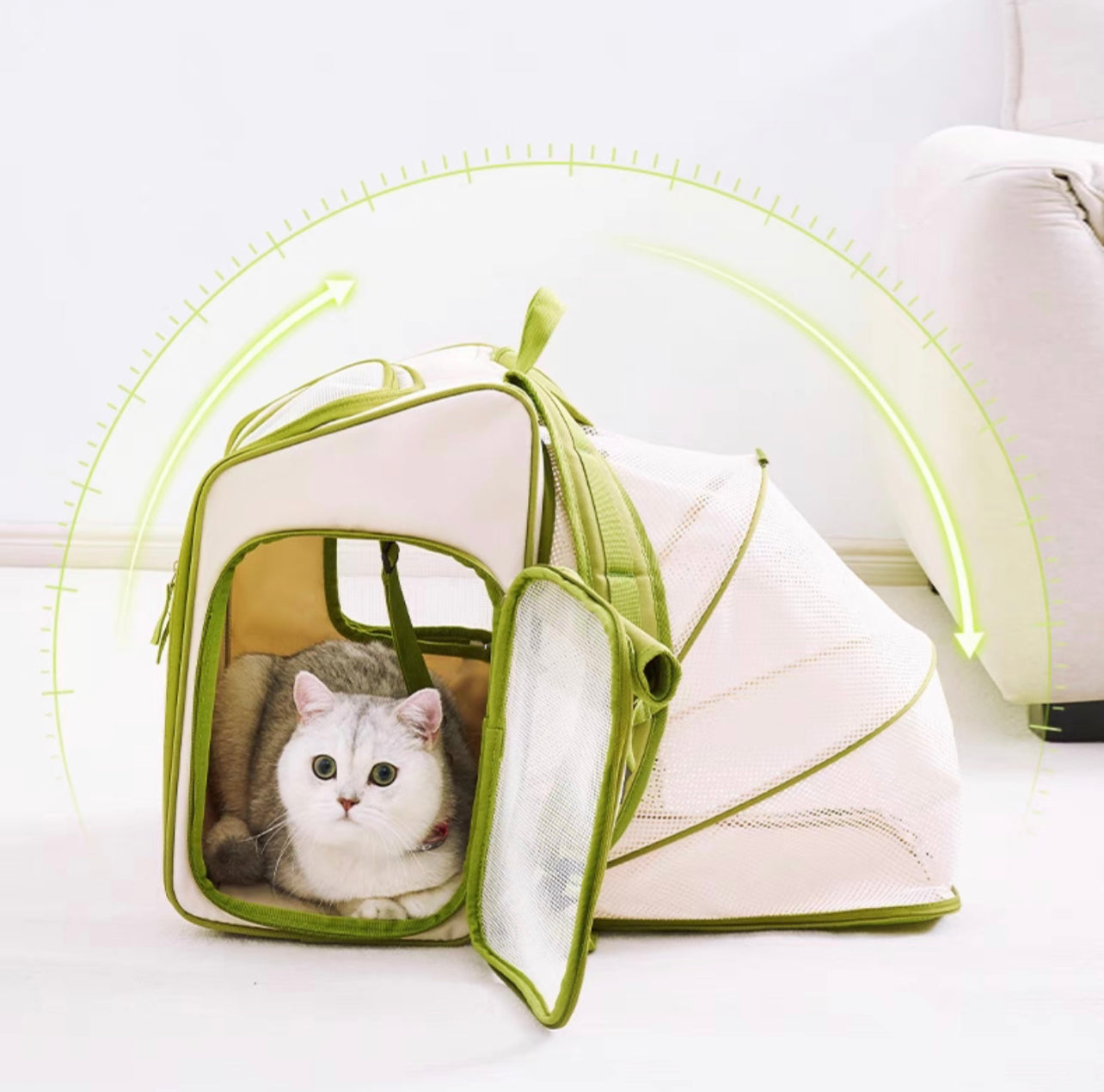 Expandable pet backpack