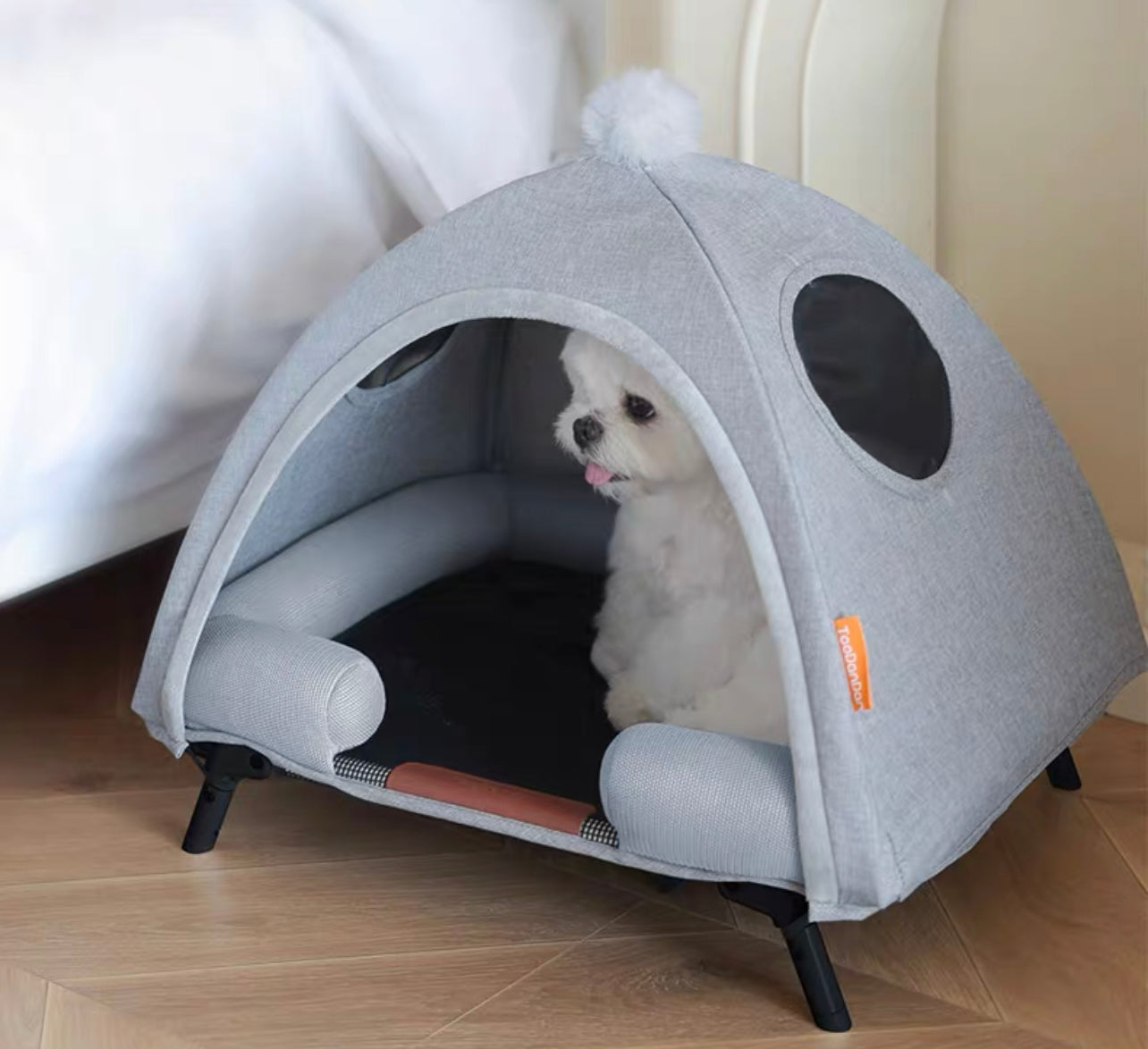 Pet elevated tent bed