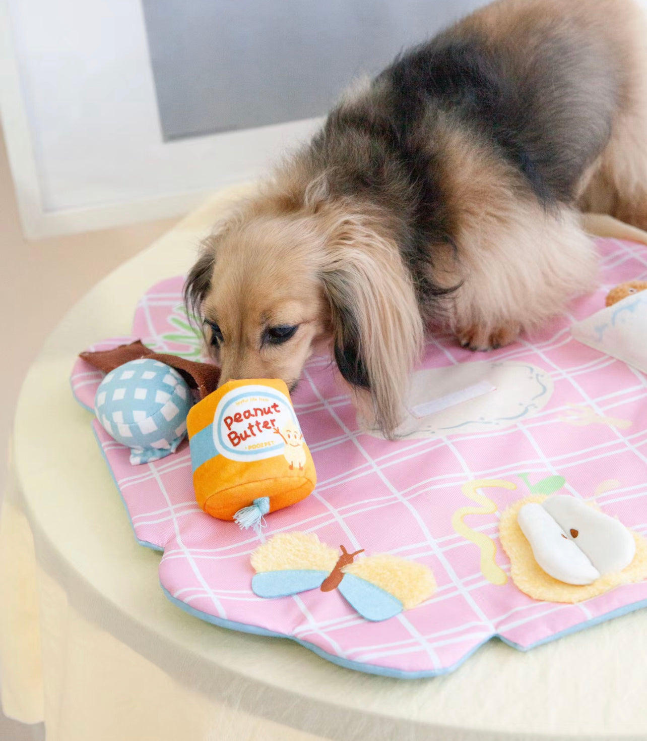 Picnic snuffle toy