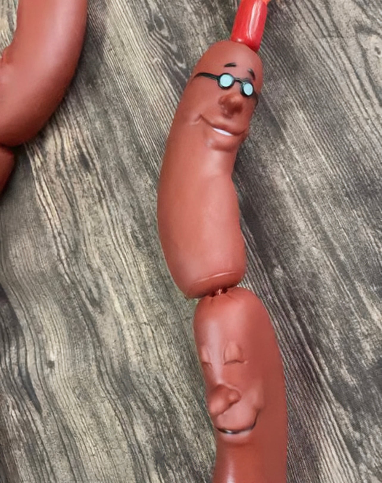 Sausage chain leash