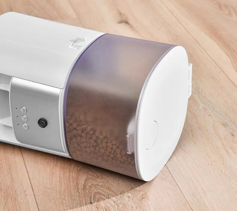 Automatic pet feeders