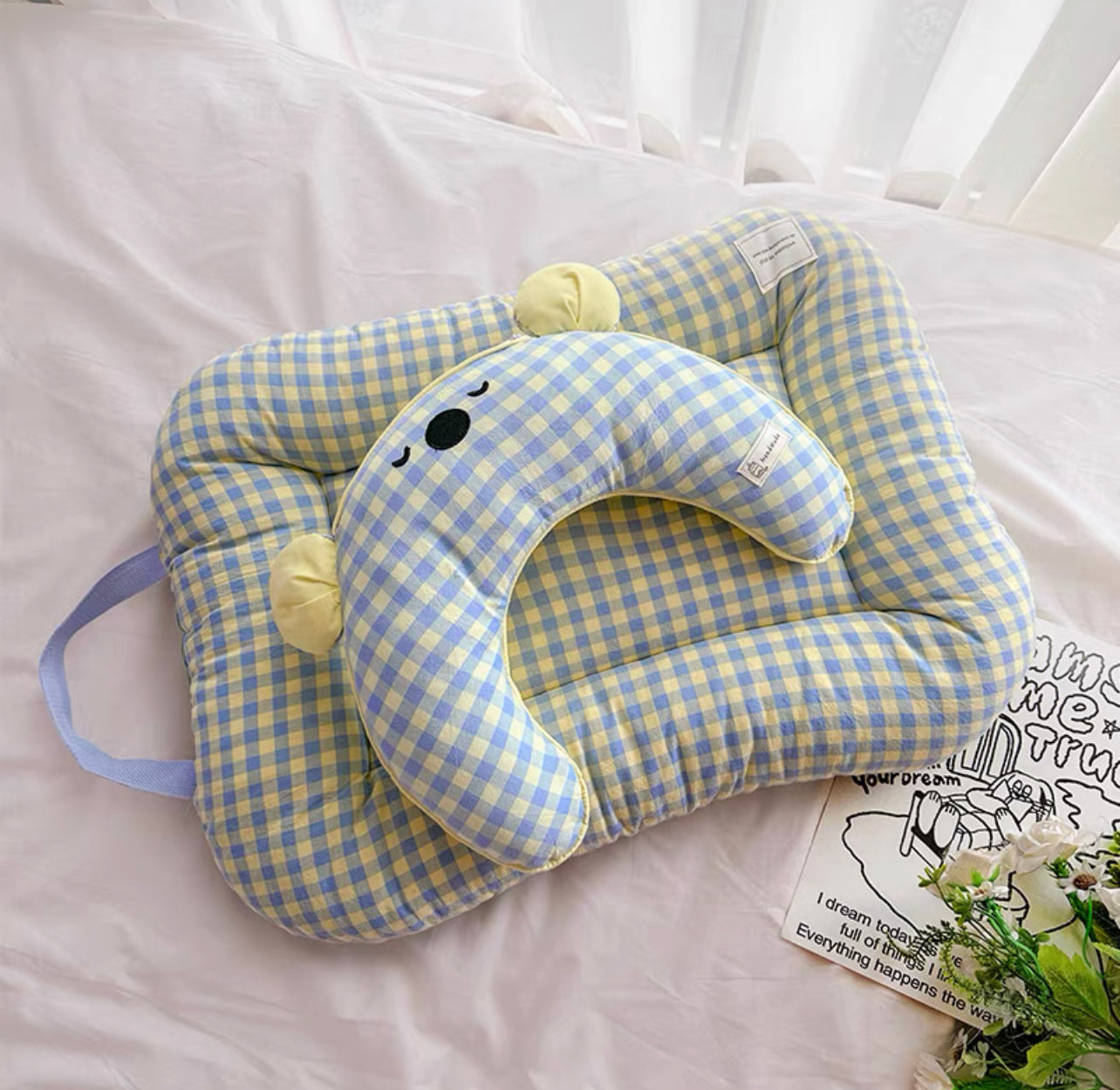 Checkered pet mattress and pillow