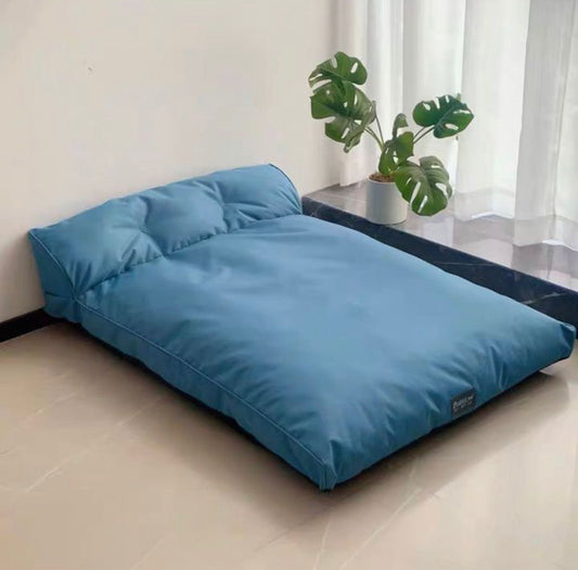 Water resistant jumbo pet bed