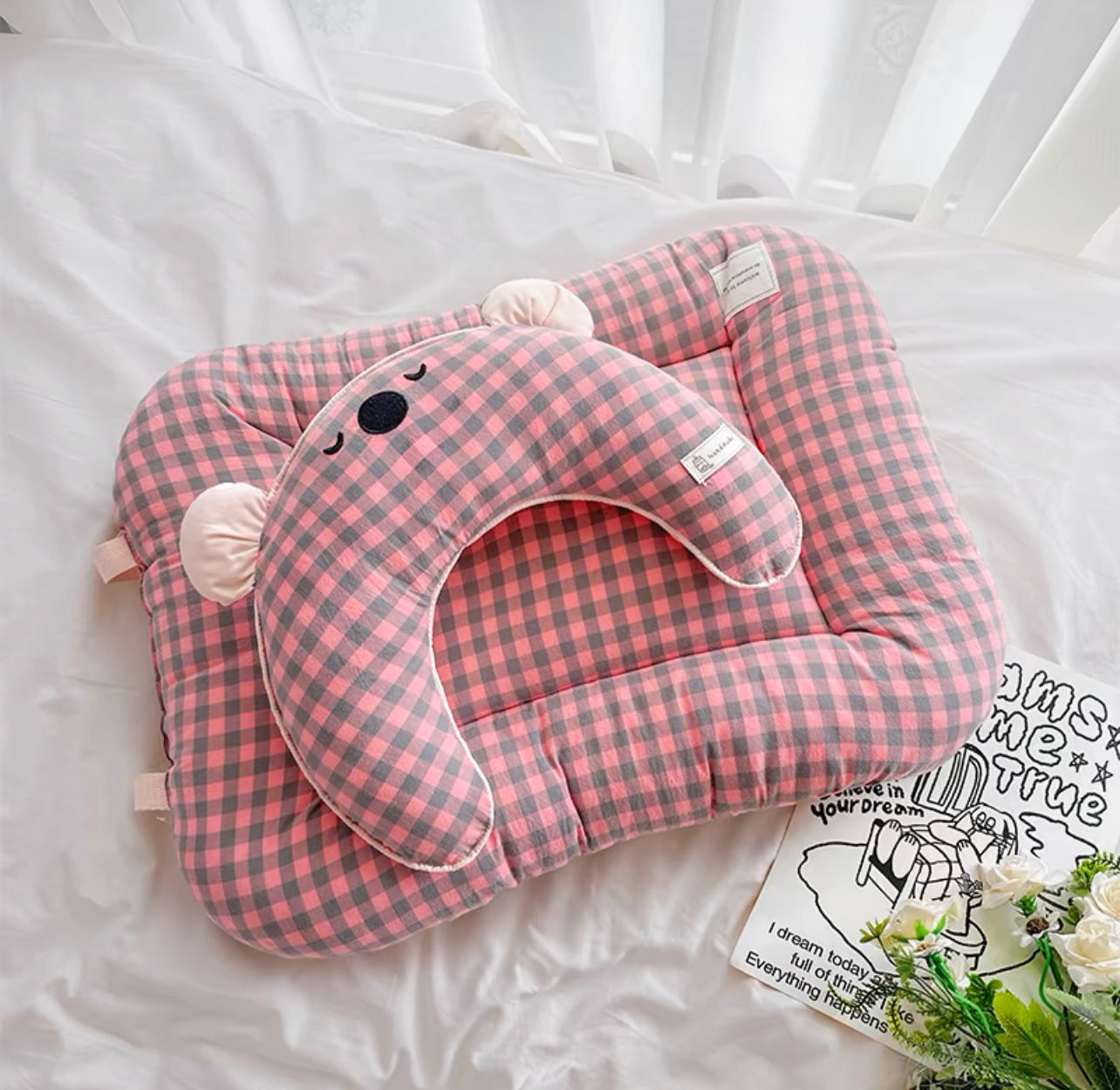 Checkered pet mattress and pillow