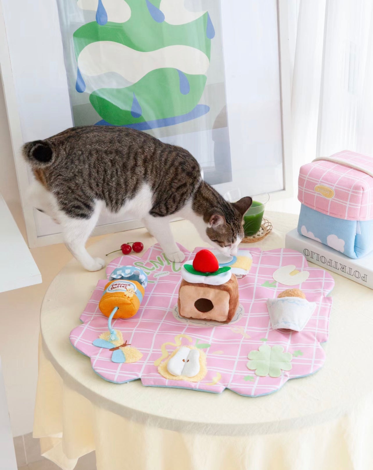 Picnic snuffle toy