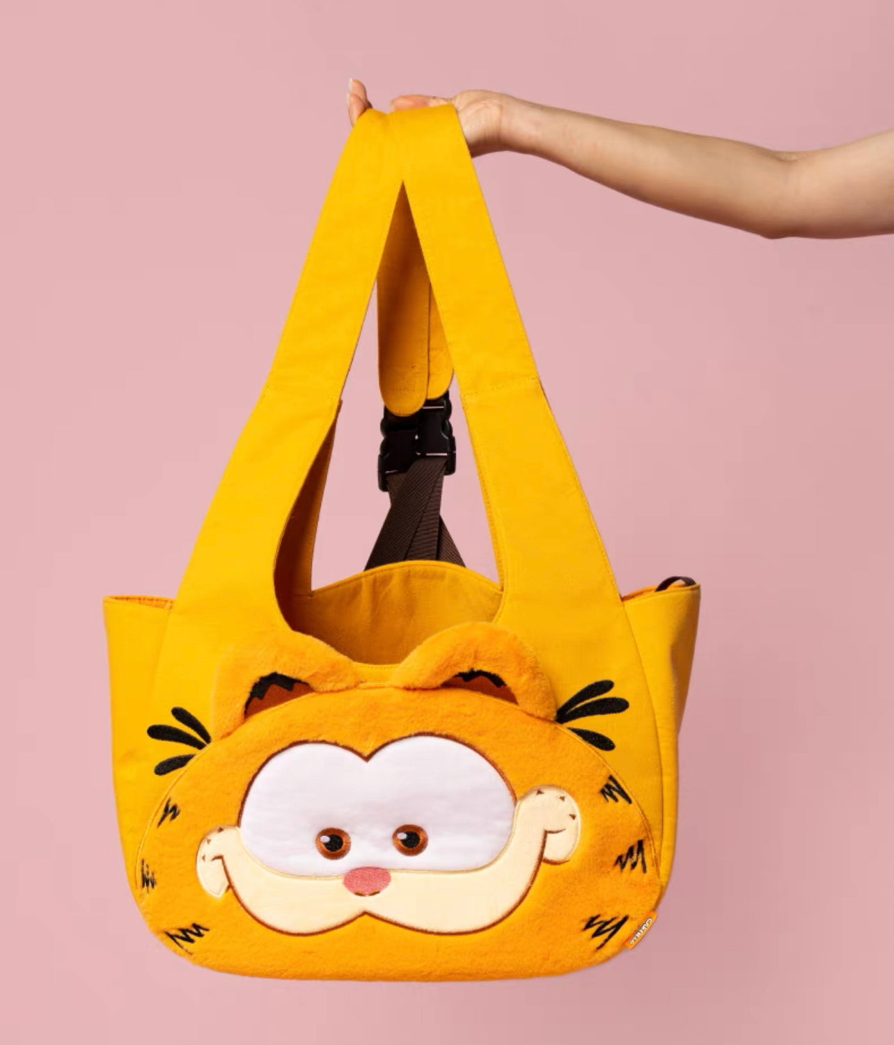 Garfield theme backpack carrier
