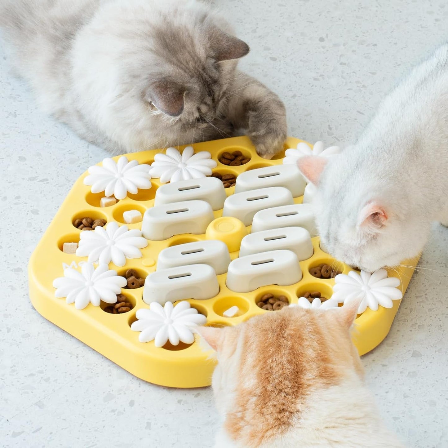 Honeycomb Sniffing Slow Feeder toy