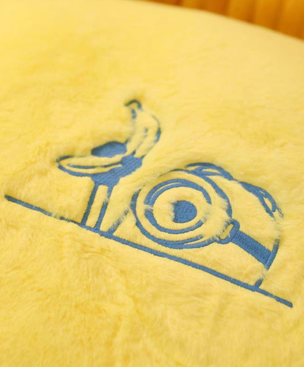 Minion pet bed