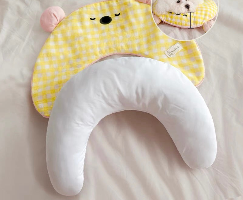 Checkered pet mattress and pillow