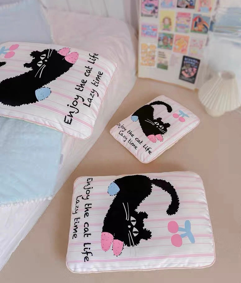 Black cat pet mattress