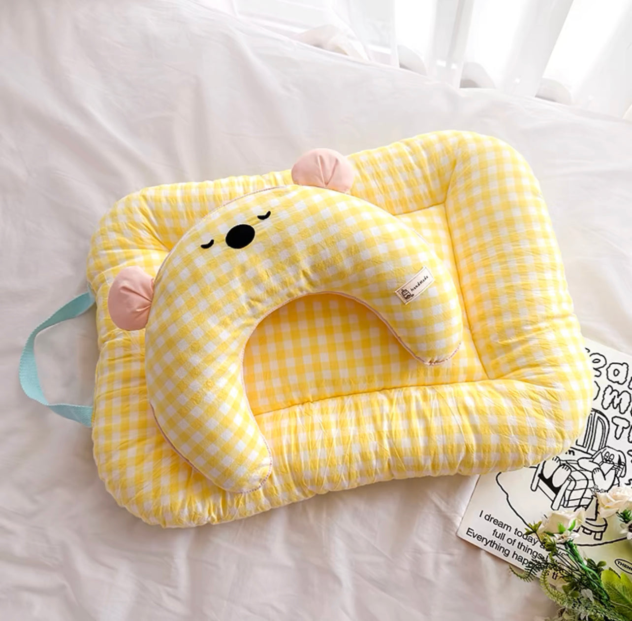 Checkered pet mattress and pillow