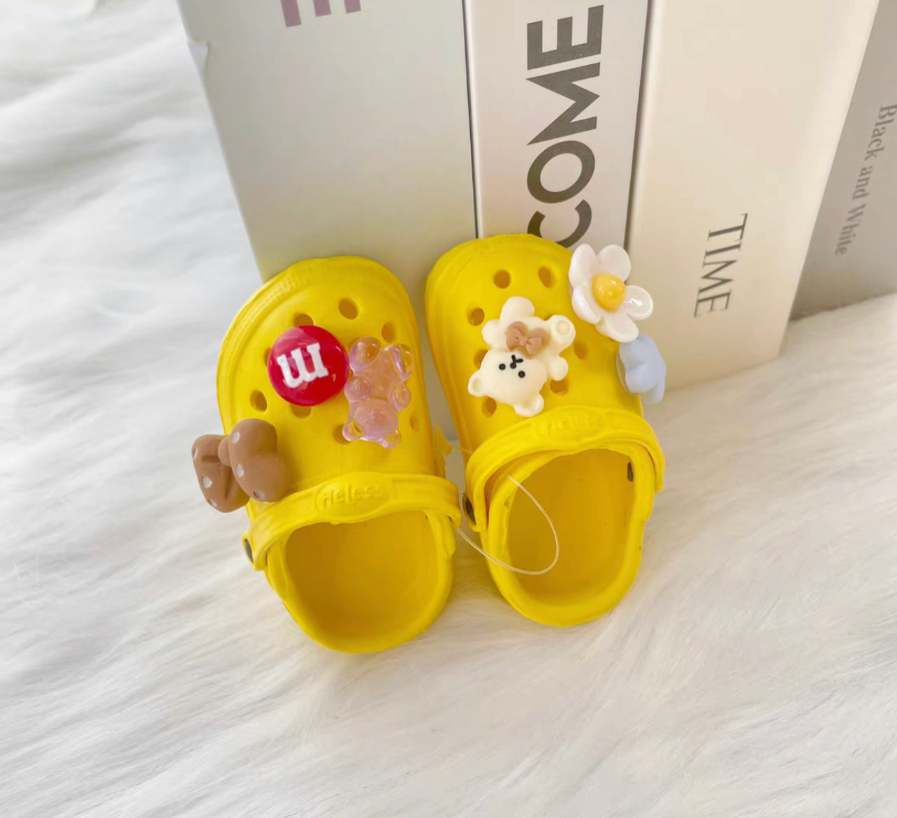 Pet cross sandals