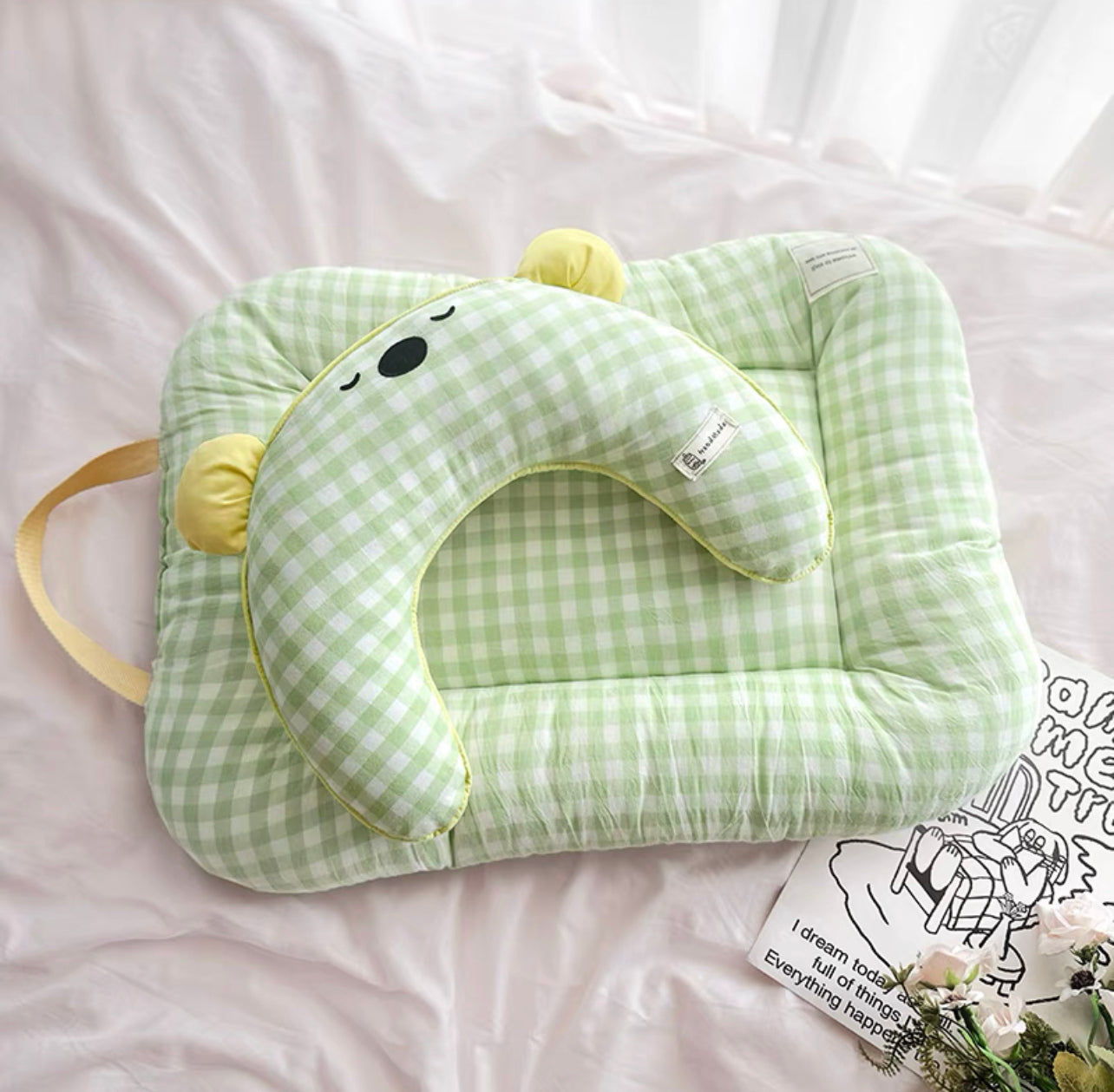 Checkered pet mattress and pillow